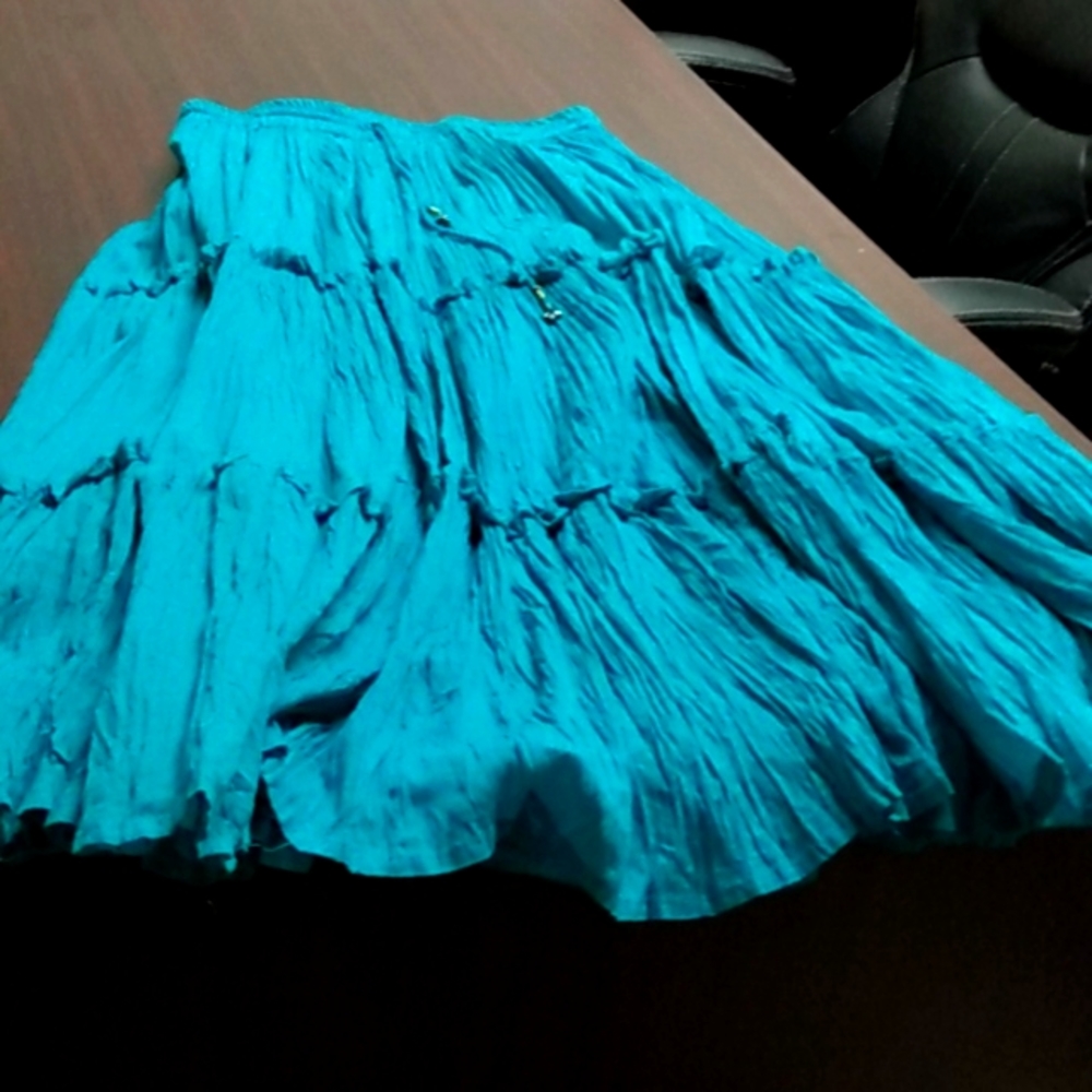 Crinkly turquoise long skirt
